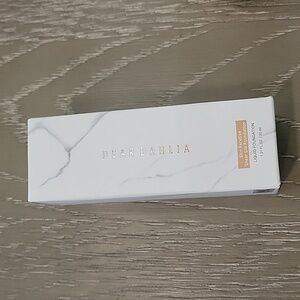 Dear Dahloa Skin Paradise Sheer Silk Foundation